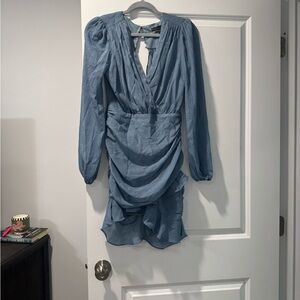 Elegant Blue Long-Sleeve Dress